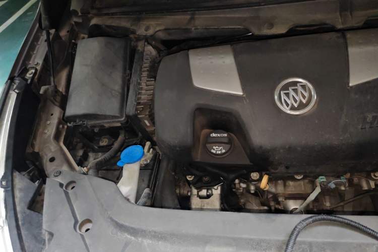 Used Buick GL8 2011 3.0L XT Luxury Business Flagship Edition Engine Bay Right