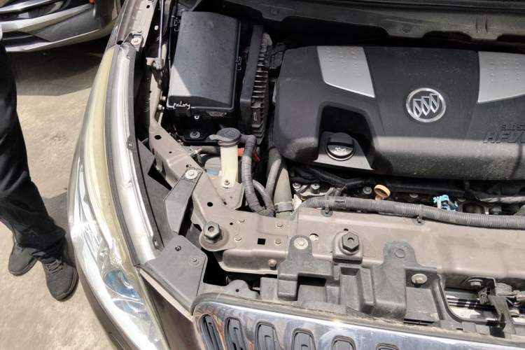 Used Buick GL8 2011 3.0L XT Luxury Business Flagship Edition Engine Bay Right
