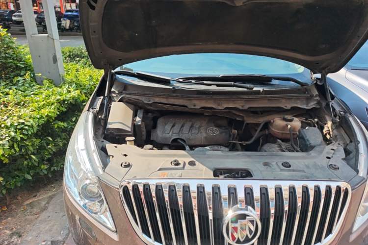 Used Buick GL8 2011 2.4L CT Luxury Business Comfort Edition Engine Bay Right