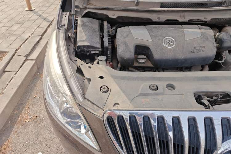 Used Buick GL8 2011 3.0L XT Luxury Business Flagship Edition Engine Bay Right