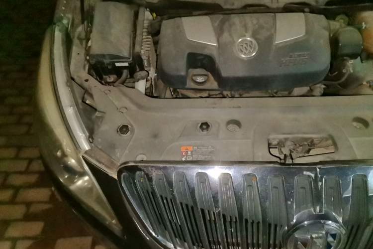 Used Buick GL8 2011 3.0L XT Luxury Business Flagship Edition Engine Bay Right