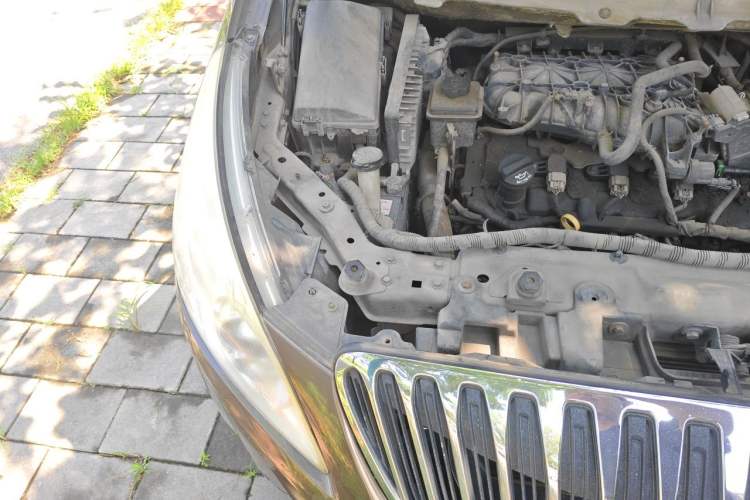 Used Buick GL8 2011 3.0L XT Luxury Business Flagship Edition Engine Bay Right
