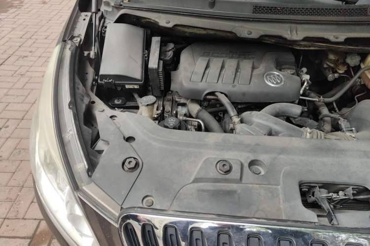 Used Buick GL8 2011 2.4L CT Luxury Business Comfort Edition Engine Bay Right