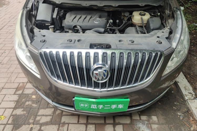 Used Buick GL8 2011 2.4L CT Luxury Business Comfort Edition Engine Bay