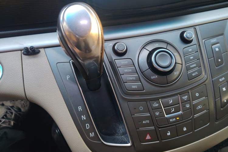 Used Buick GL8 2011 2.4L LT Luxury Business Executive Edition Gear Lever