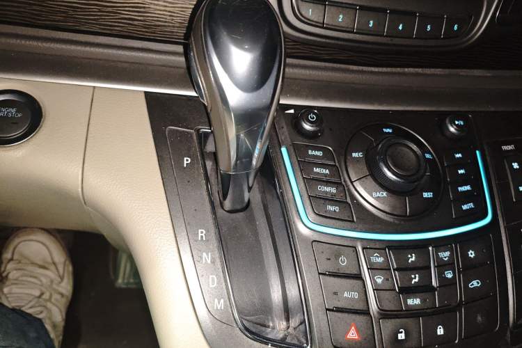 Used Buick GL8 2011 2.4L LT Luxury Business Executive Edition Gear Lever