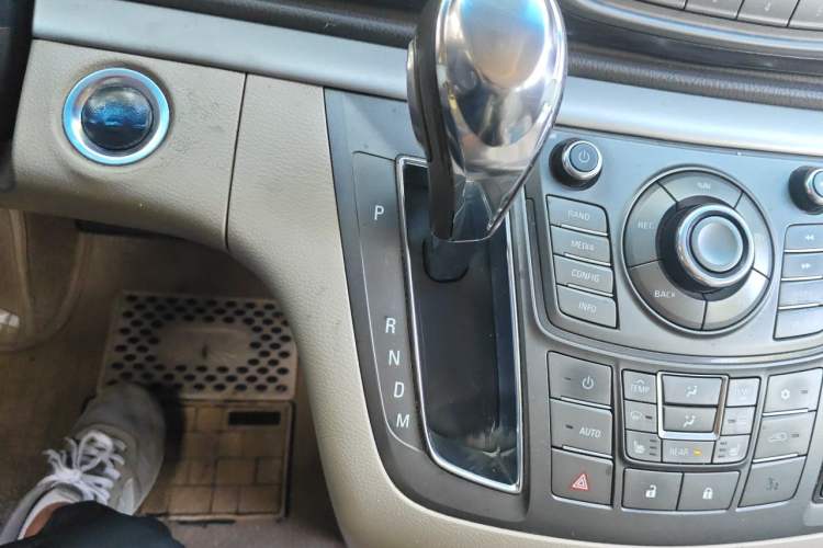 Used Buick GL8 2011 3.0L XT Luxury Business Flagship Edition Gear Lever