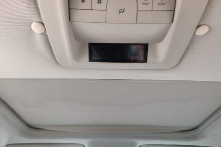 Used Buick GL8 2011 2.4L LT Luxury Business Executive Edition Headliner