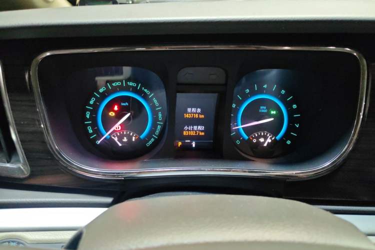 Used Buick GL8 2011 3.0L XT Luxury Business Flagship Edition Instrument Cluster