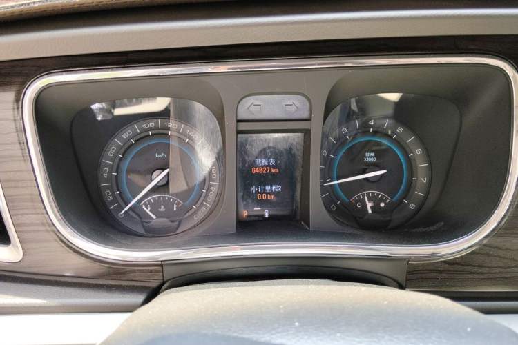 Used Buick GL8 2011 3.0L XT Luxury Business Flagship Edition Instrument Cluster