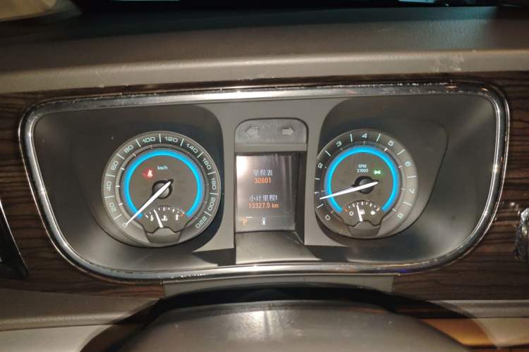 Used Buick GL8 2011 3.0L XT Luxury Business Flagship Edition Instrument Cluster