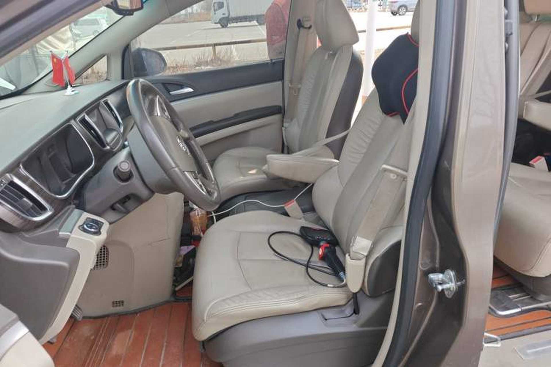Used Buick GL8 2011 3.0L XT Luxury Business Flagship Edition Left Front Seat
