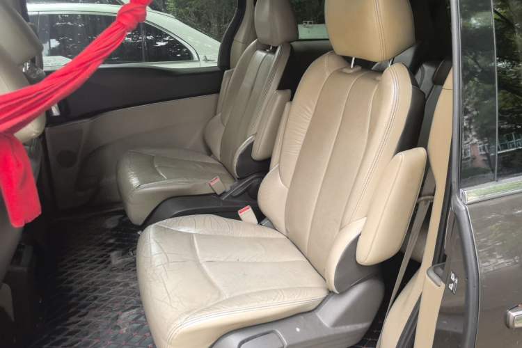 Used Buick GL8 2011 3.0L GT Luxury Business Haoya Edition Left Rear Seat