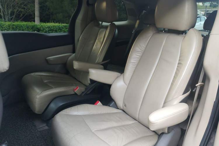 Used Buick GL8 2011 2.4L LT Luxury Business Executive Edition Left Rear Seat