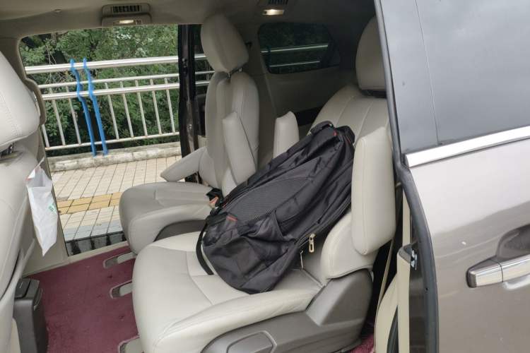 Used Buick GL8 2011 2.4L LT Luxury Business Executive Edition Left Rear Seat