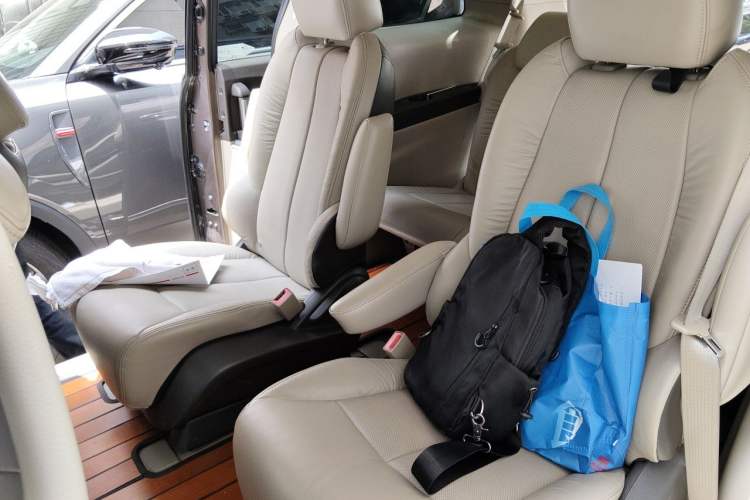 Used Buick GL8 2011 3.0L XT Luxury Business Flagship Edition Left Rear Seat