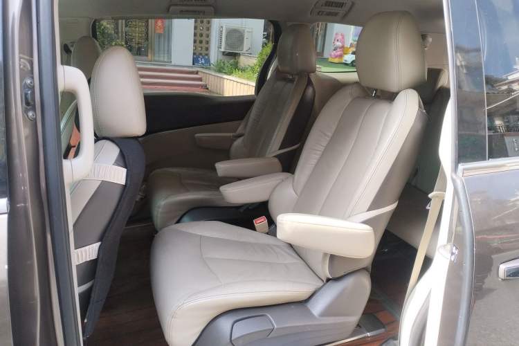 Used Buick GL8 2011 2.4L LT Luxury Business Executive Edition Left Rear Seat