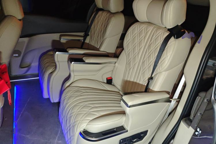 Used Buick GL8 2011 3.0L XT Luxury Business Flagship Edition Left Rear Seat