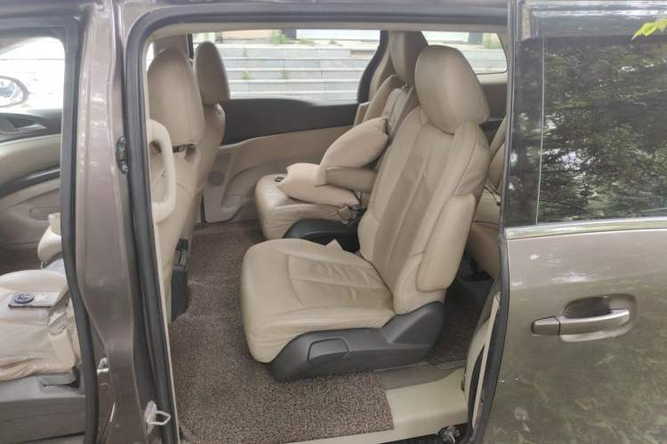 Used Buick GL8 2011 2.4L CT Luxury Business Comfort Edition Left Rear Seat