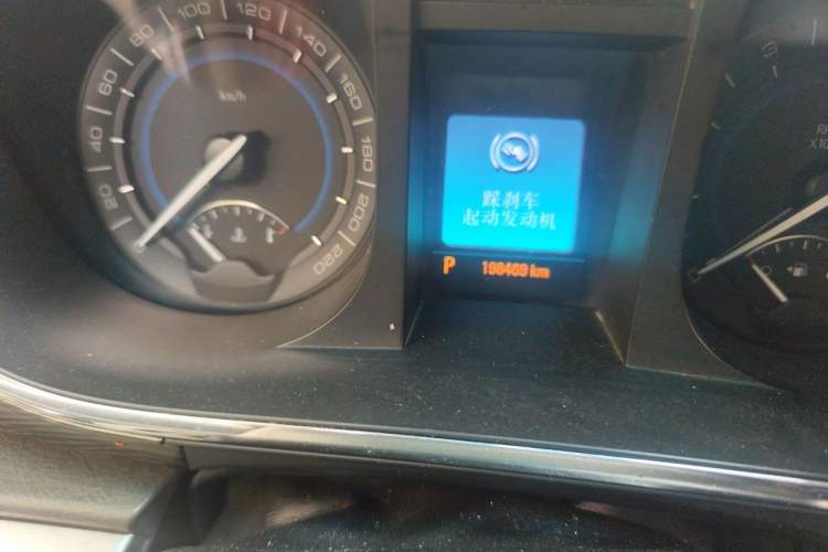 Used Buick GL8 2011 2.4L LT Luxury Business Executive Edition Odometer Close Up
