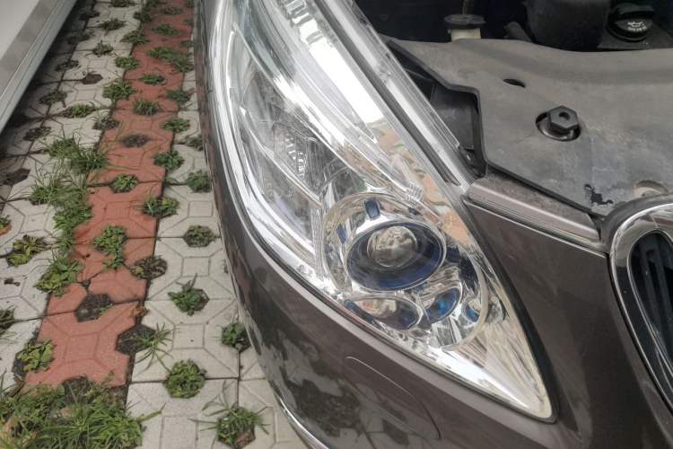 Used Buick GL8 2011 3.0L GT Luxury Business Haoya Edition Right Front Headlight