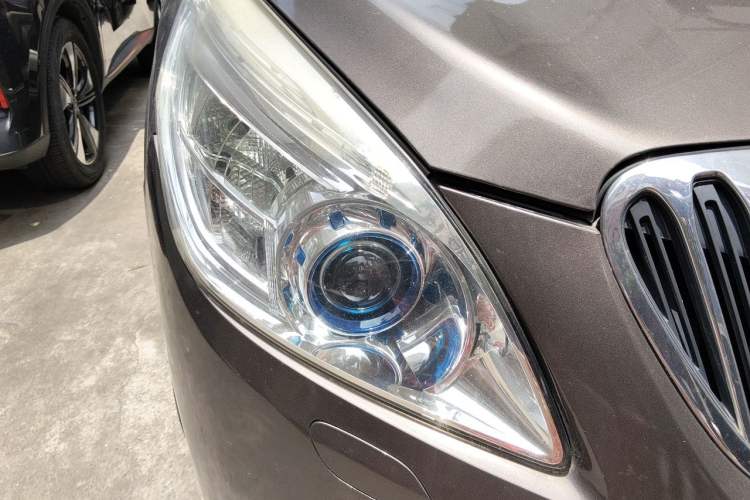 Used Buick GL8 2011 3.0L XT Luxury Business Flagship Edition Right Front Headlight