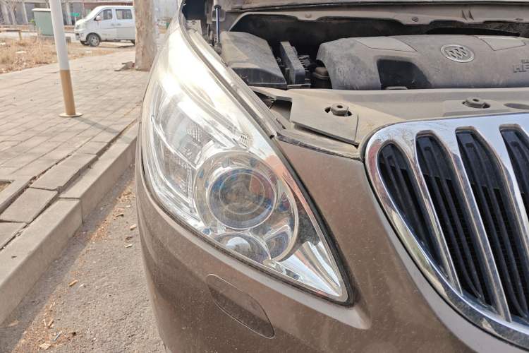 Used Buick GL8 2011 3.0L XT Luxury Business Flagship Edition Right Front Headlight