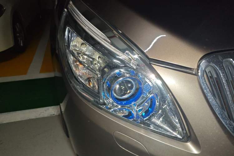 Used Buick GL8 2011 3.0L XT Luxury Business Flagship Edition Right Front Headlight
