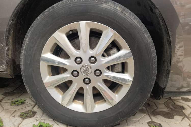 Used Buick GL8 2011 3.0L GT Luxury Business Haoya Edition Right Front Wheel Hub