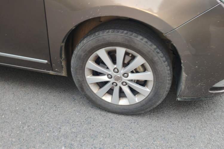 Used Buick GL8 2011 2.4L LT Luxury Business Executive Edition Right Front Wheel Hub