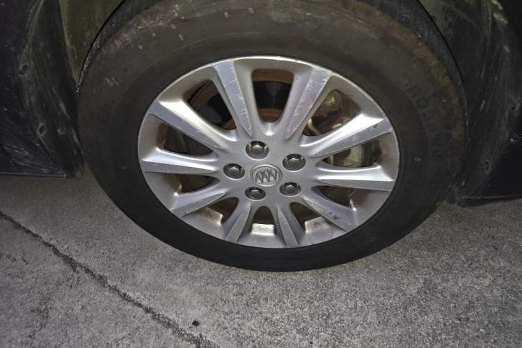 Used Buick GL8 2011 3.0L XT Luxury Business Flagship Edition Right Front Wheel Hub