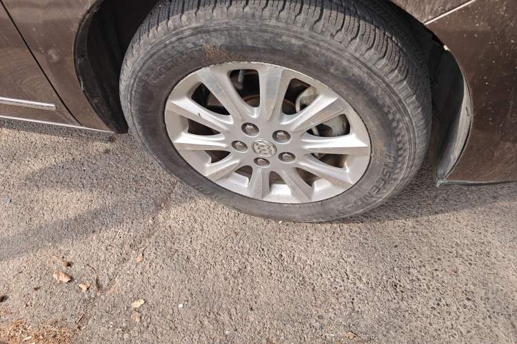 Used Buick GL8 2011 3.0L XT Luxury Business Flagship Edition Right Front Wheel Hub