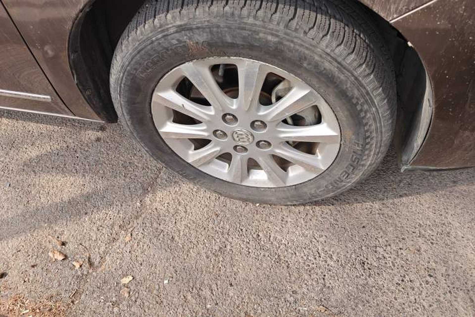 Used Buick GL8 2011 3.0L XT Luxury Business Flagship Edition Right Front Wheel Hub