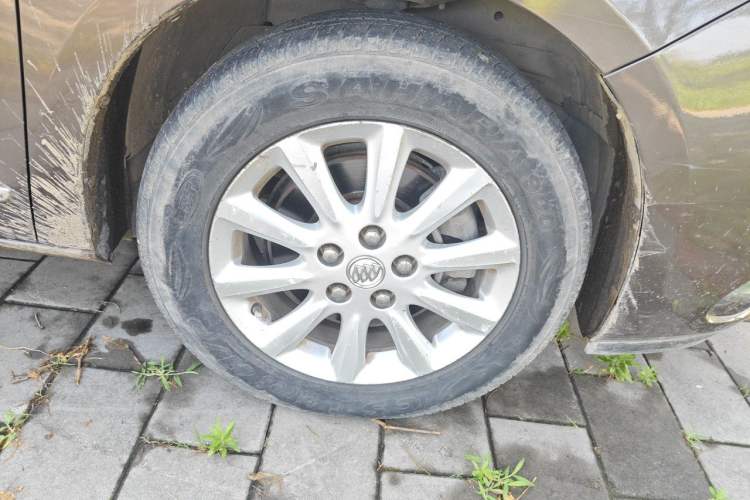 Used Buick GL8 2011 3.0L XT Luxury Business Flagship Edition Right Front Wheel Hub