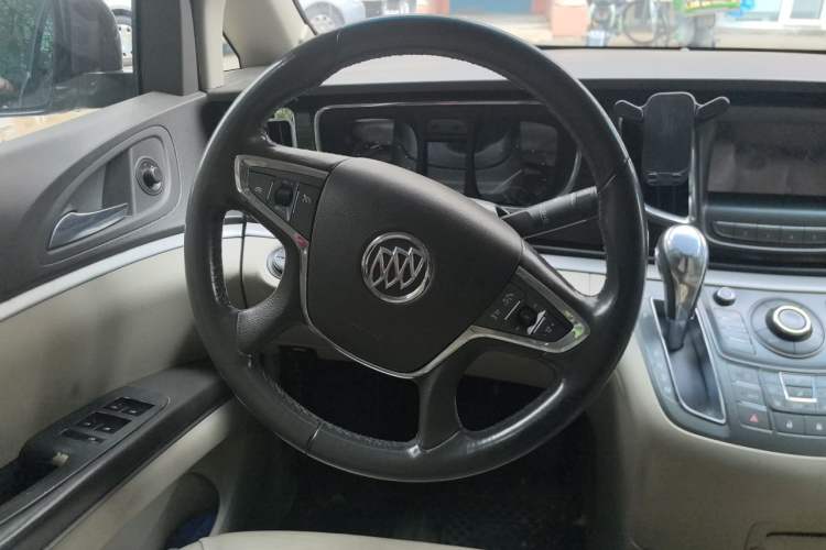Used Buick GL8 2011 3.0L GT Luxury Business Haoya Edition Steering Wheel