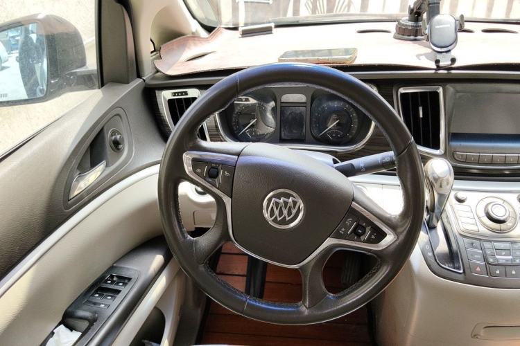 Used Buick GL8 2011 3.0L XT Luxury Business Flagship Edition Steering Wheel