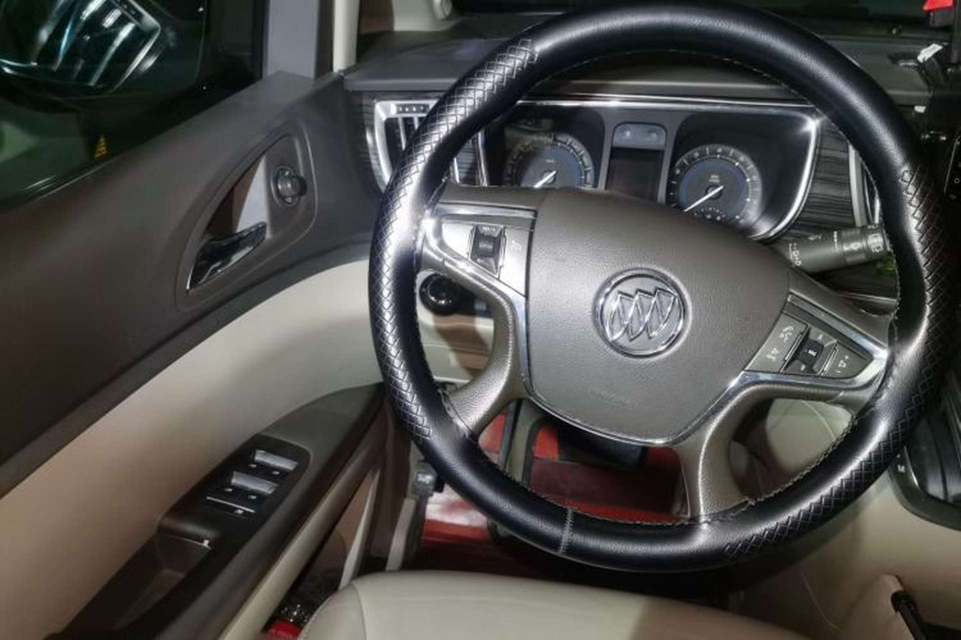 Used Buick GL8 2011 3.0L XT Luxury Business Flagship Edition Steering Wheel