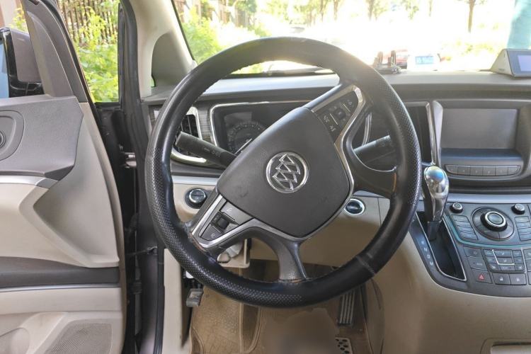 Used Buick GL8 2011 3.0L XT Luxury Business Flagship Edition Steering Wheel