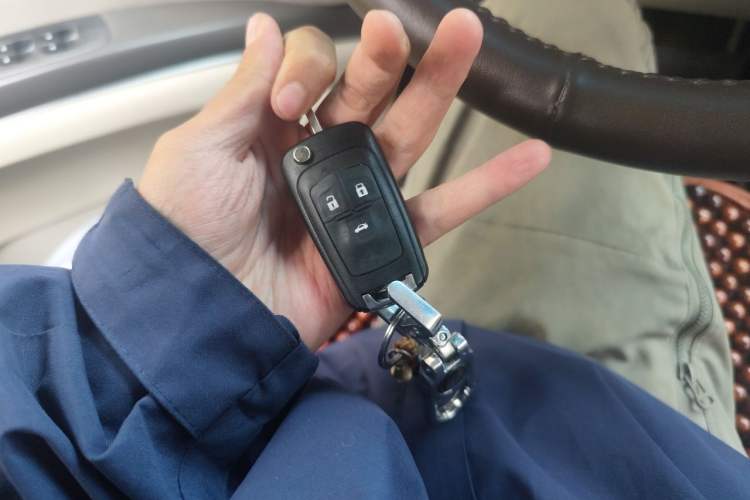 Used Buick GL8 2011 2.4L LT Luxury Business Executive Edition Vehicle Key