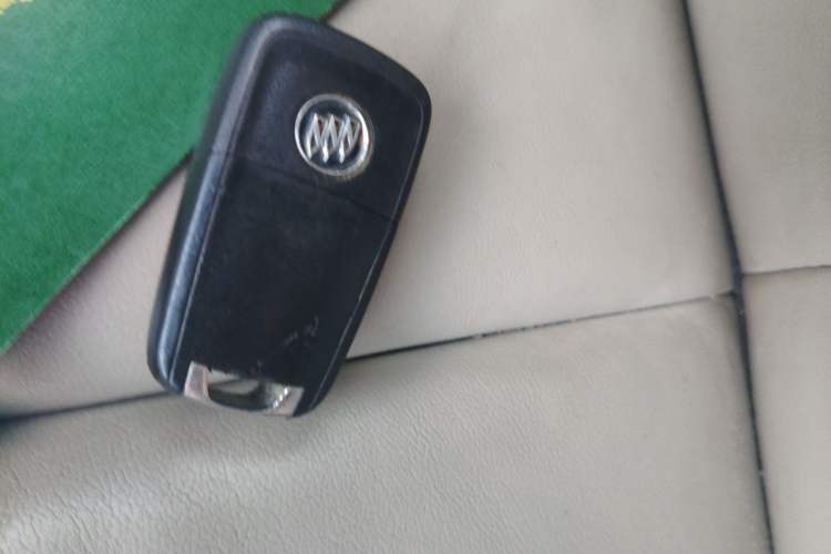 Used Buick GL8 2011 2.4L LT Luxury Business Executive Edition Vehicle Key