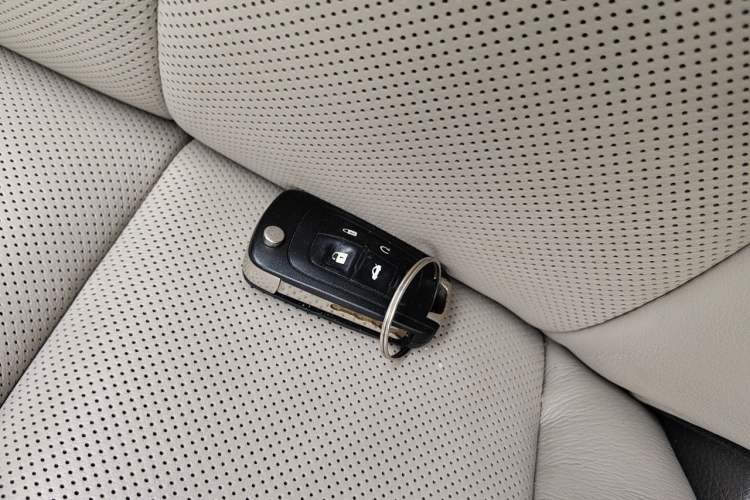 Used Buick GL8 2011 3.0L XT Luxury Business Flagship Edition Vehicle Key