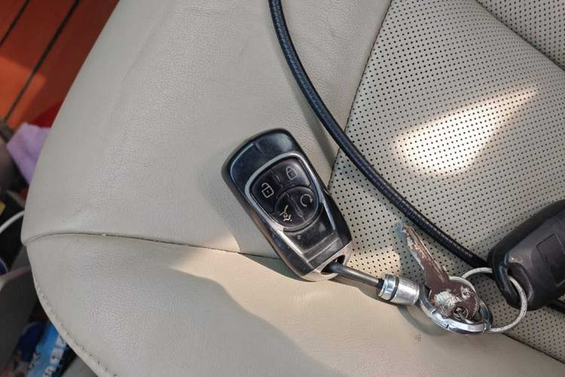 Used Buick GL8 2011 3.0L XT Luxury Business Flagship Edition Vehicle Key