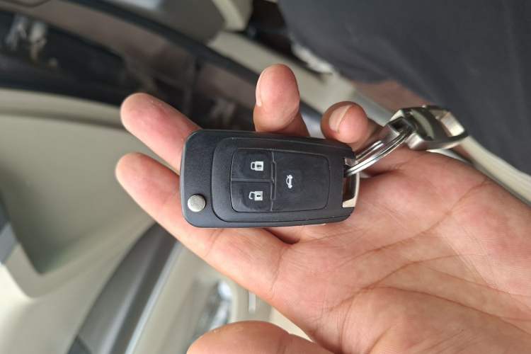 Used Buick GL8 2011 2.4L LT Luxury Business Executive Edition Vehicle Key