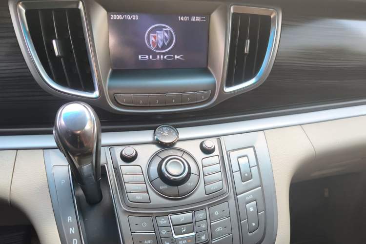 Used Buick GL8 2011 3.0L XT Luxury Business Flagship Edition Audio And AC Panel