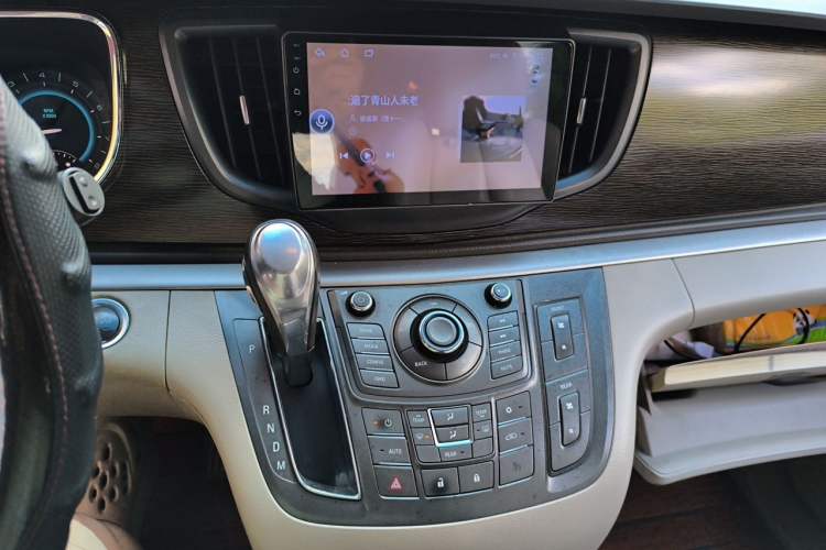 Used Buick GL8 2011 2.4L LT Executive Edition Audio And AC Panel