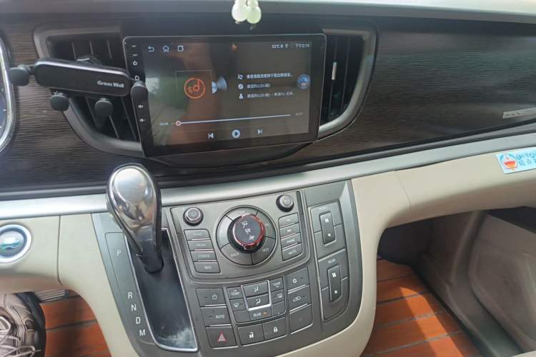 Used Buick GL8 2011 2.4L LT Luxury Business Executive Edition Audio And AC Panel