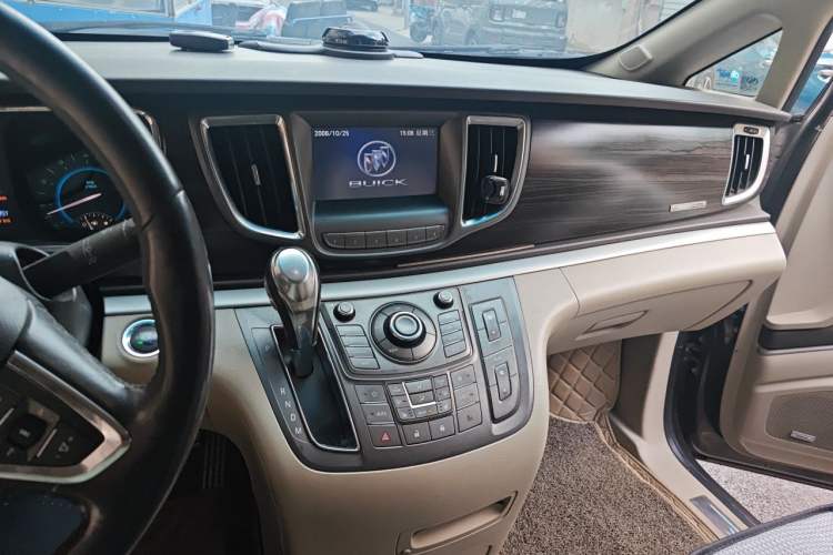 Used Buick GL8 2011 3.0L XT Luxury Business Flagship Edition Audio And AC Panel