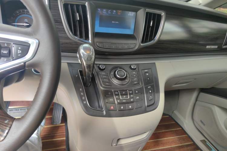 Used Buick GL8 2011 3.0L XT Luxury Business Flagship Edition Audio And AC Panel