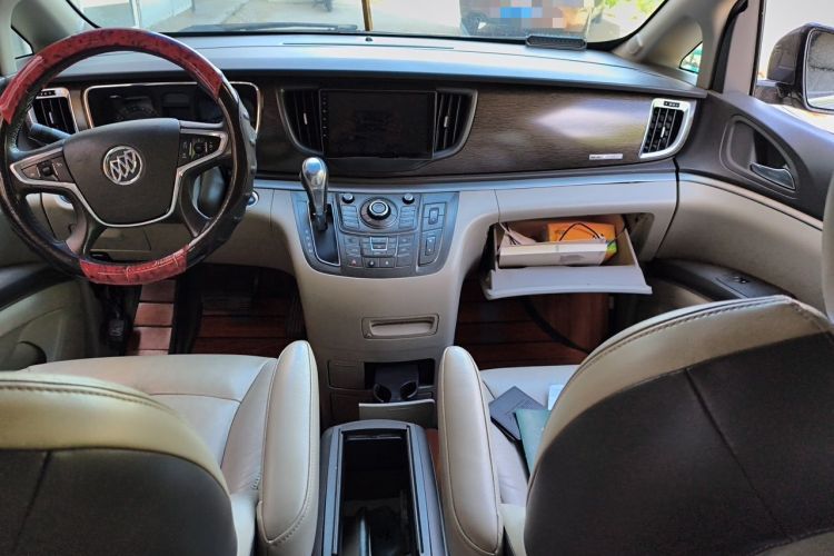 Used Buick GL8 2011 2.4L LT Executive Edition Center Console