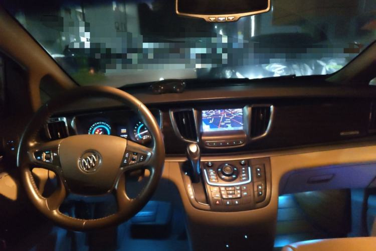 Used Buick GL8 2011 3.0L XT Luxury Business Flagship Edition Center Console